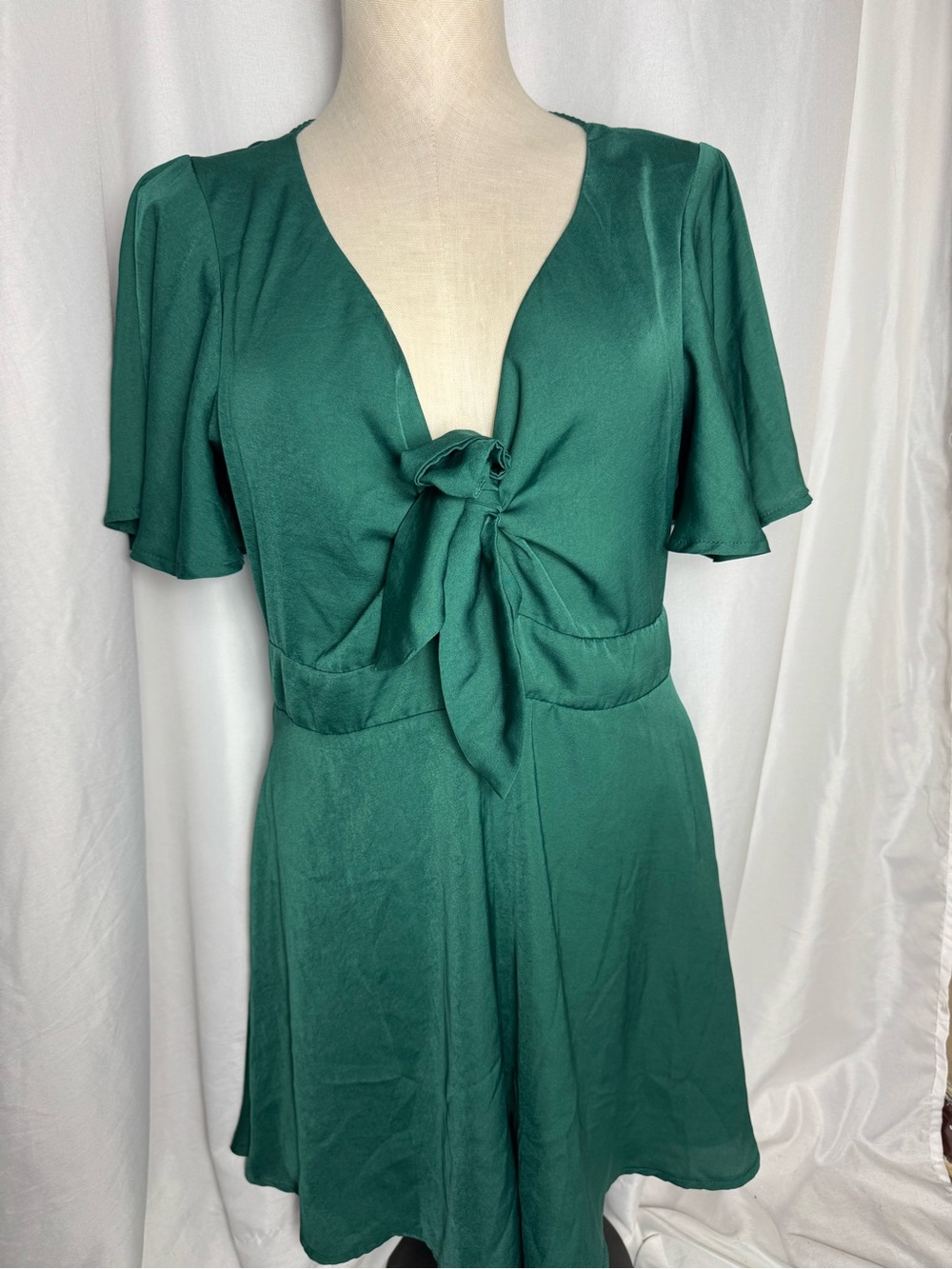 Petal + Pup green Tie-Front Short Sleeve romper party old money size 10